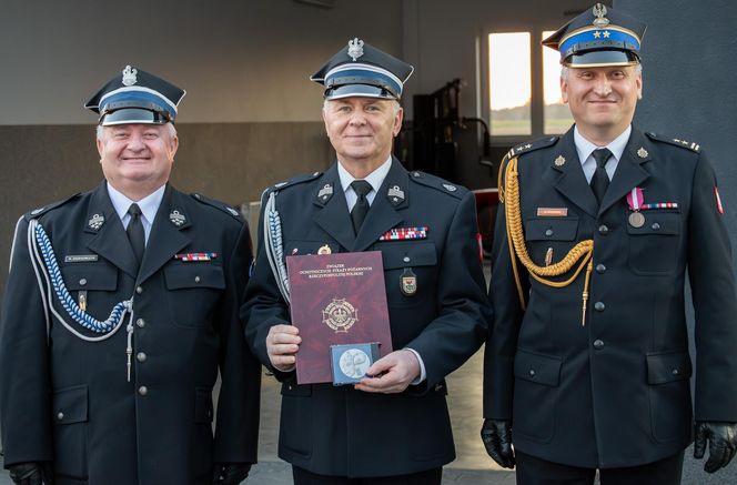 Jubileusz 100-lecia OSP Krzesk-Królowa Niwa uczczony przekazaniem jednostce nowego wozu strażackiego
