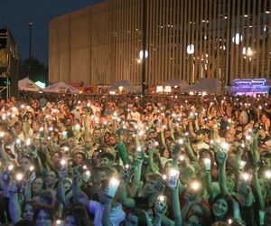 Sosnowiec Fun Festival. Publiczność szaleje przed sceną