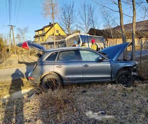 W Rzepinku osobówka zderzyła się z autobusem, którym podróżowali uczniowie. Jedna osoba poszkodowana