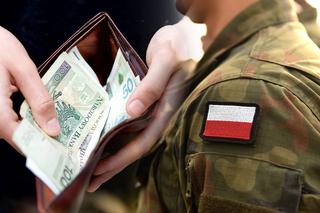 Prezentujemy płace wojskowych. Podstawowa pensja generała to prawie 18 tys. zł! Sprawdź, ile zarobią pozostali