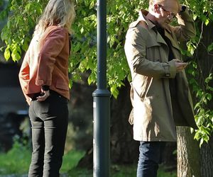 Andrzej Chyra smyra i całuje