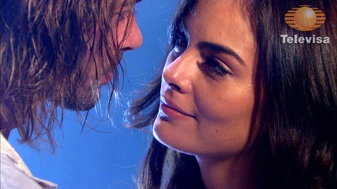 La Tempestad. Marina (Jimena Navarrete), Damian (William Levy)