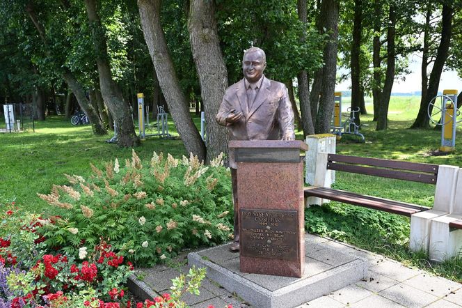 Pomnik Przemysława Gosiewskiego w Dąbkach