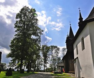 Ta małopolska wieś leżała kiedyś w innym państwie. Jej ozdobą jest zabytkowy kościół 