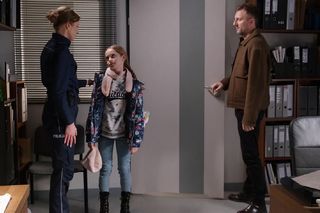 M jak miłość odc. 1854. Natalka (Dominika Suchecka), Hania (Wiktoria Basik), Bartek (Arkadiusz Smoleński)