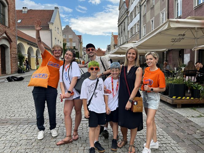 Tłumy przyjezdnych i uśmiechy na twarzach. Wakacyjny patrol Eska Summer City na olsztyńskiej Starówce