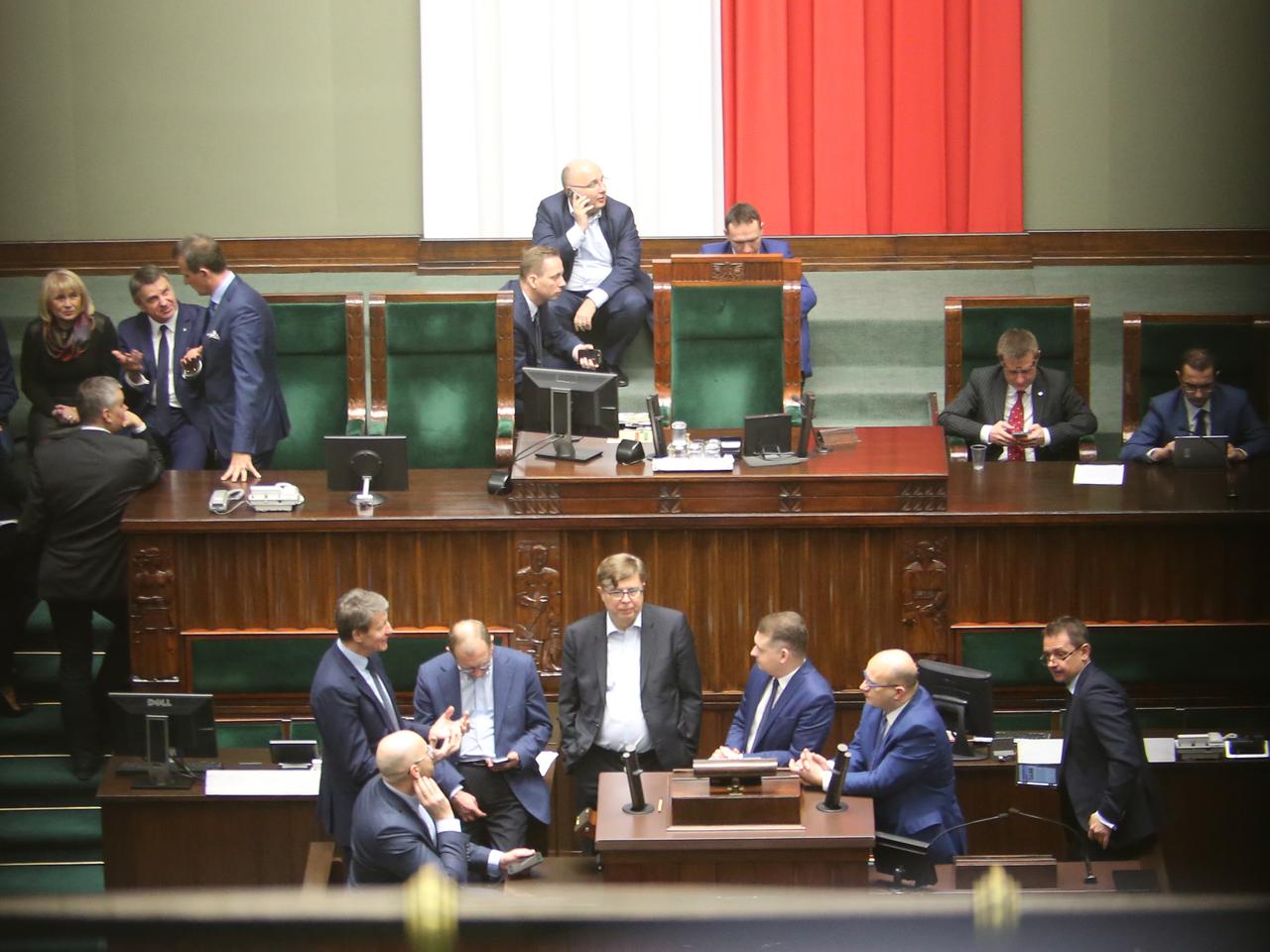 Nowy sondaż. PiS przegrany, nowa siła na polskiej scenie politycznej?