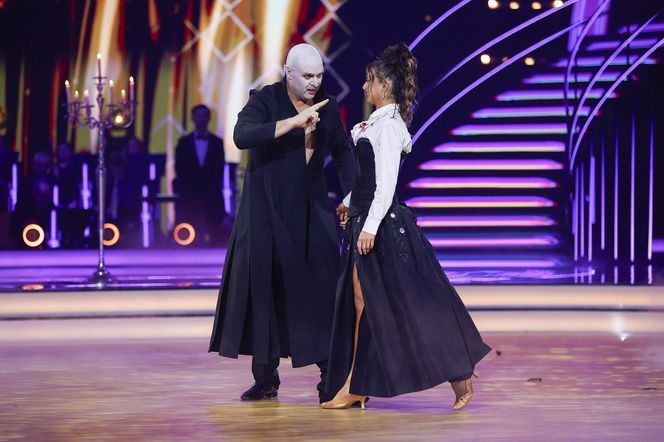 Szatańskie rytuały w Polsacie. Karolak przebrany za wampira znowu szokuje