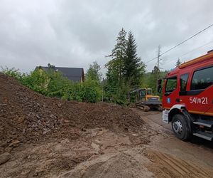 Dramat w Zakopanem! Ziemia zasypała mężczyznę, wyciek gazu utrudniał akcję ratunkową