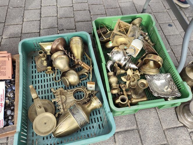 Wyjątkowe antyki ponownie zagościły na Placu Zamkowym w Lublinie. Tak wygląda wrześniowa Lubelska  Giełda Staroci [GALERIA]