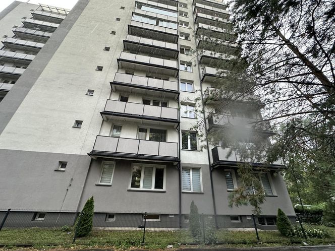 Tragedia na Pradze-Północ. Mężczyzna zginął po upadku z 6. piętra