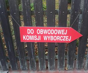 Tak wyglądają wybory w Olsztynie. Mieszkańcy poszli oddać swoje głosy [ZDJĘCIA]