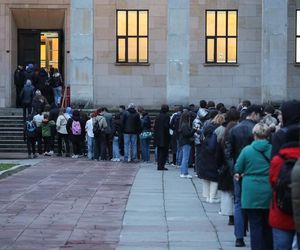 Noc Muzeów 2025. Warszawiacy szturmowali muzea nocą