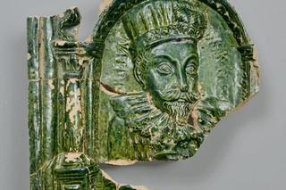   Niesamowite znaleziska w Bolkowie. Odkryli tajemniczą budowlę i ponad tysiąc kafli 