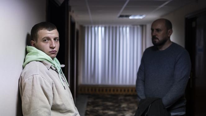 Kod genetyczny odc. 2. Tomasz Skowroński (Adam Woronowicz), Piotr (Maciej Musiałowski)