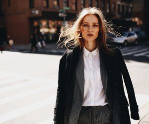 Moda na ten wzór nie przemija wraz z końcem lata. Będziemy go nosić także jesienią 