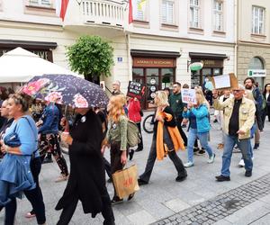 Ani Jednej Więcej. Przestańcie nas zabijać. Kobiety w Rzeszowie wyszły na ulicę!