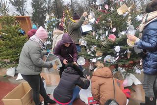 Konkurs na najładniej ubraną choinkę podczas jarmarku świątecznego w Radomiu
