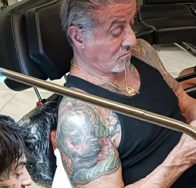  Rocky zamienił swoją żonę w psa! Szokujące zdjęcia Sylwestra Stallone