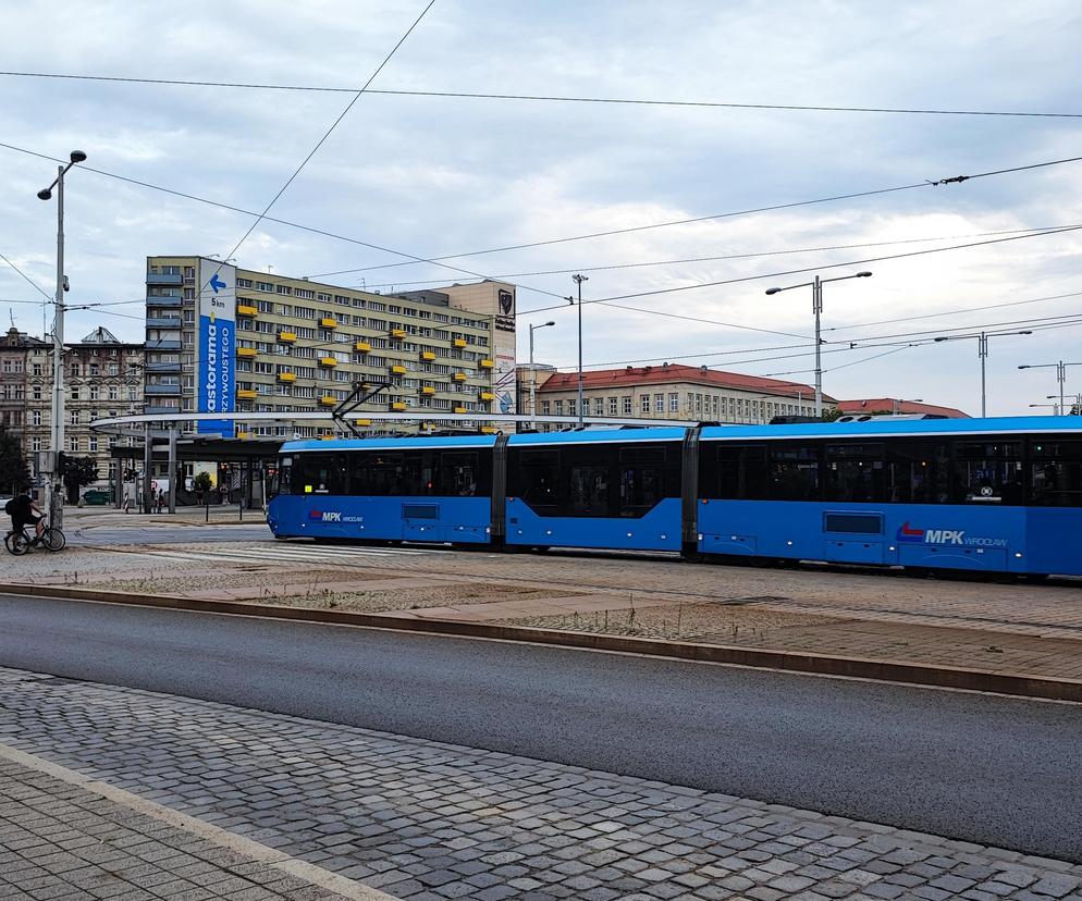 Wystarczy książka zamiast biletu. We Wrocławiu pojedziemy komunikacją za darmo 