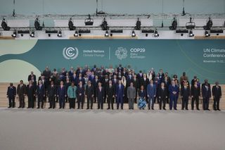 Duda uciekł ze zdjęcia grupowego w Baku na COP29. Wymowny gest