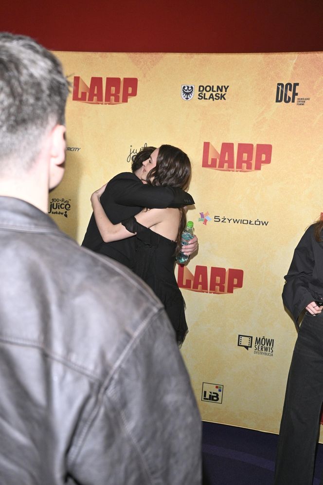 Premiera "LARP. Miłość, trolle i inne questy": Pawł Deląg z partnerką