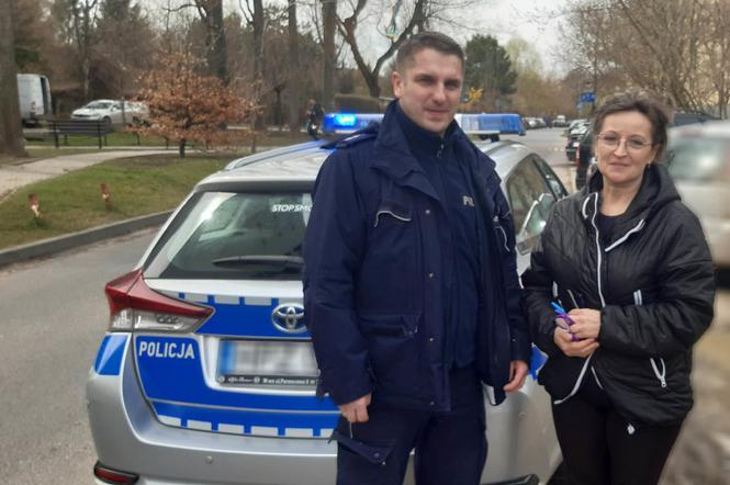 Zgubiła wnuka w Warszawie. Przerażonej Ukraince pomógł policjant