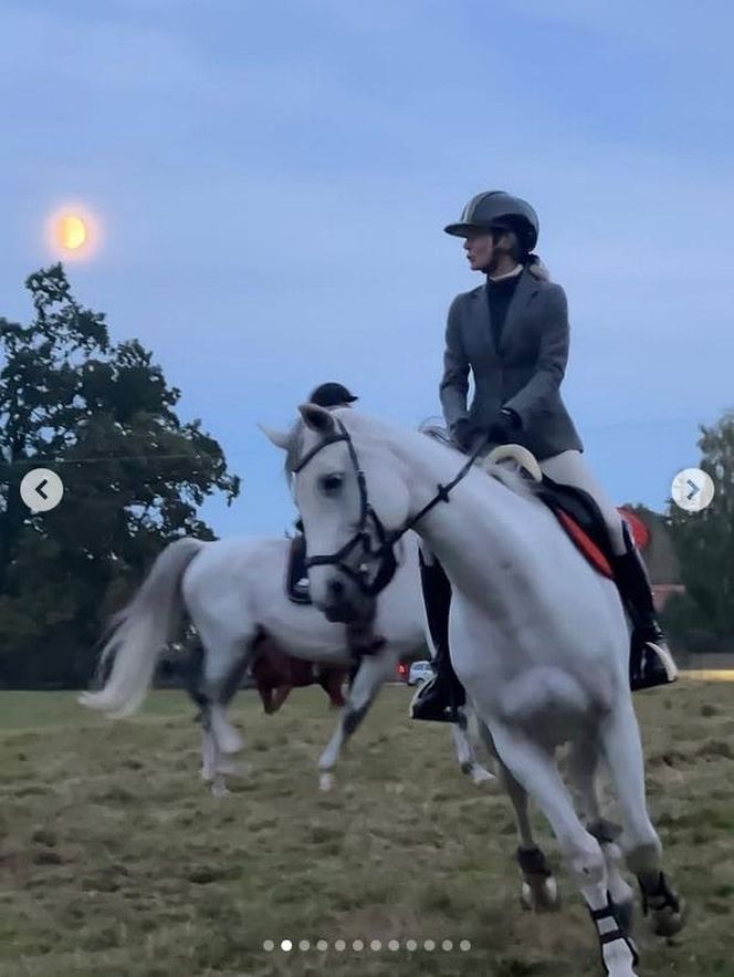 Agnieszka Woźniak-Starak wyglądała jak z brytyjskiej arystokracji. Co za luksus!