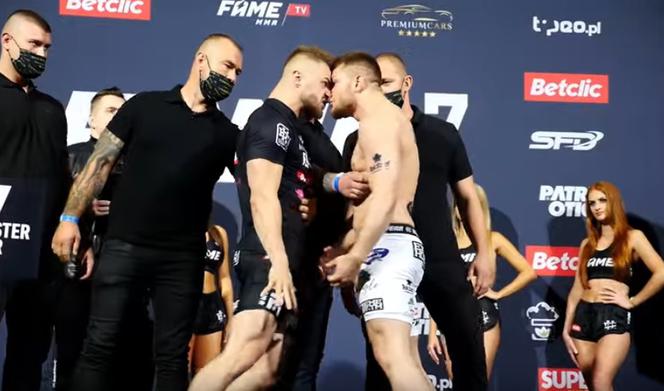 ZADYMA na ważeniu przed FAME MMA 7! Wściekły Adrian Polak: Nie pozwolę sobie PLUĆ w twarz! [WIDEO]