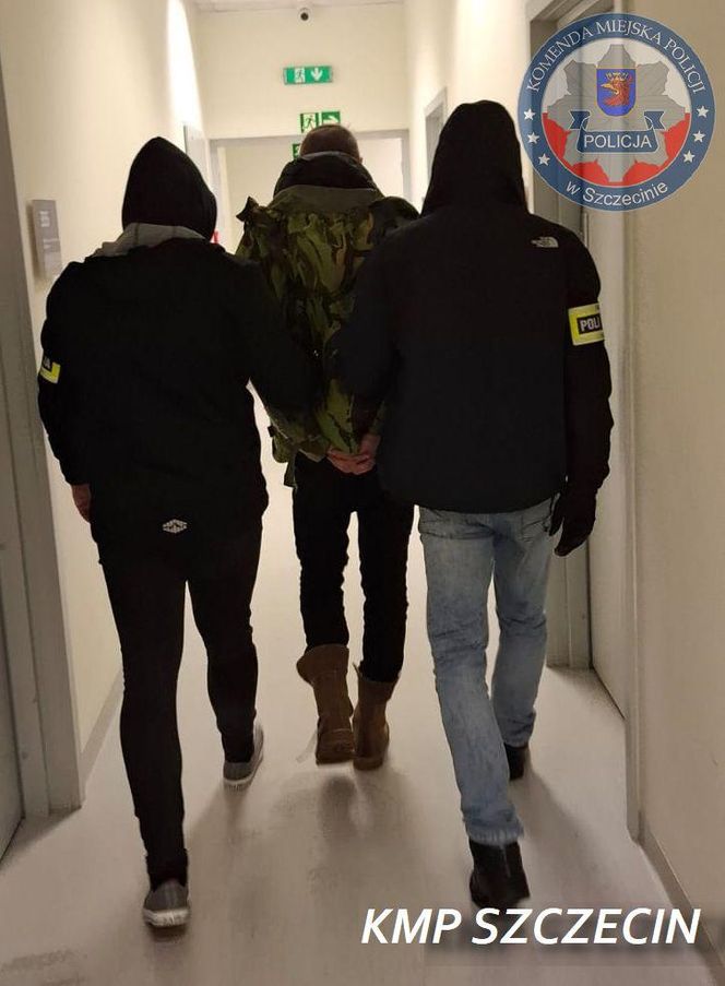 Ostrzelali kamienicę w centrum miasta. Jeden z nich miał w domu cały arsenał