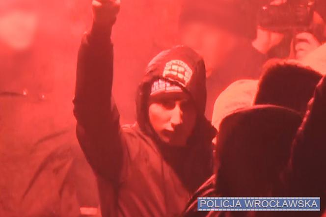 Wrocław: Tych osób szuka policja. Chodzi o marsz narodowców! [ZDJĘCIA]