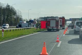 Tragiczny wypadek na A2 pod Otwockiem. Jedna osoba nie żyje, są ranni
