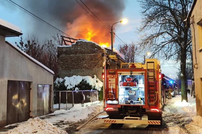 Pożar w Będzinie. Strażacy znaleźli zwęglone ciało