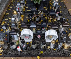 Tak wygląda grób Macieja Krakowiana przez 1 listopada