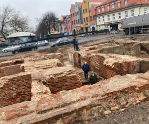 Koniec wstępnych prac archeologicznych nad odbudową braniewskiego ratusza