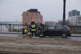Pożar auta na moście poniatowskiego