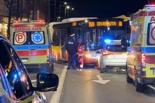 Kobieta przejechana przez miejski autobus. Makabryczny wypadek
