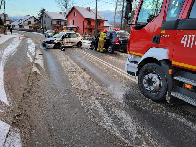 Zderzenie dwóch osobówek pod Brzeskiem