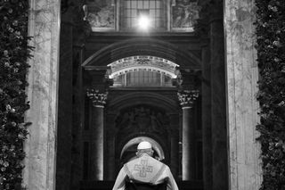 Papież Franciszek nie żyje.