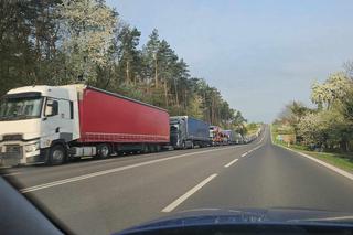 Tiry znów stoją w gigantycznych kolejkach do granicy