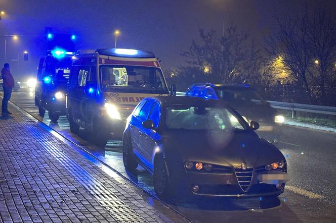 Wypadek na ulicy Powązkowskiej. Kobieta w ciąży zabrana do szpitala