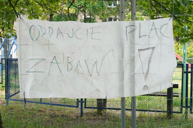 Ogrodzony plac zabaw na Winogradach