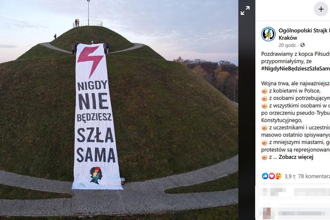 Wielki baner Strajku Kobiet na krakowskim kopcu. Nigdy nie będziesz szła sama
