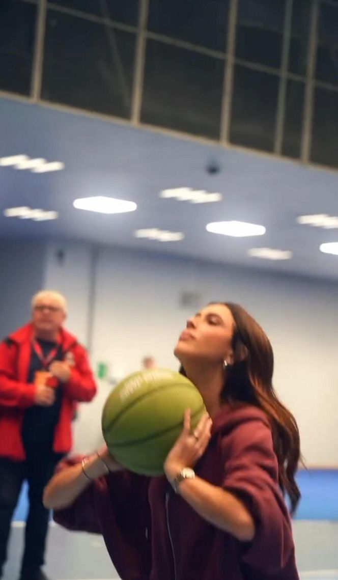 Roxie Węgiel grała w kosza na słynnej arenie