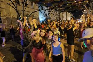 Białystok. Silent Disco pod parasolkami