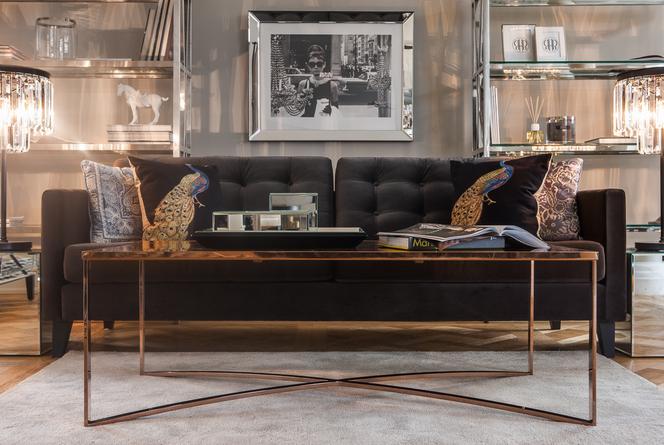 Stolik i sofa w stylu glamour do pokoju dziennego