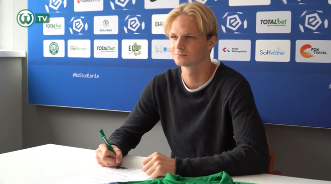Mikołaj Rakowski podpisał kontrakt z Wartą Poznań