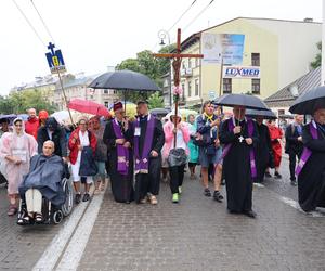 Lubelska Piesza Pielgrzymka na Jasną Górę 2024. Pątnikom deszcz niestraszny!