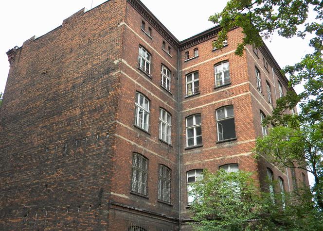 SĄD KAŻE SZKOLE PŁACIĆ ZA RUDERĘ.