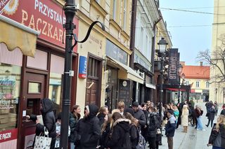 Rzeszowianie tłumnie ruszyli po pączki w Tłusty Czwartek 